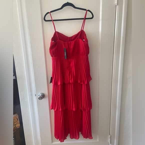 Lulu’s Cascading Crush Red Tiered Midi Dress - M - Picture 6 of 9